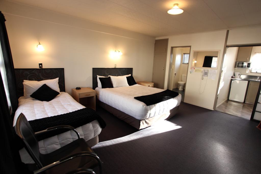 Townhouse Motel Timaru Room photo